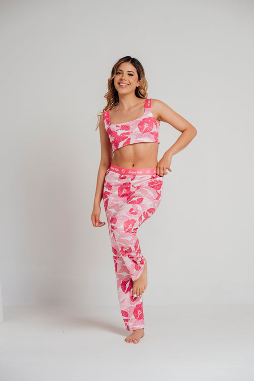 EL-20 PANTALON Y TOP ESTAMPADO BESOS FUCSIA