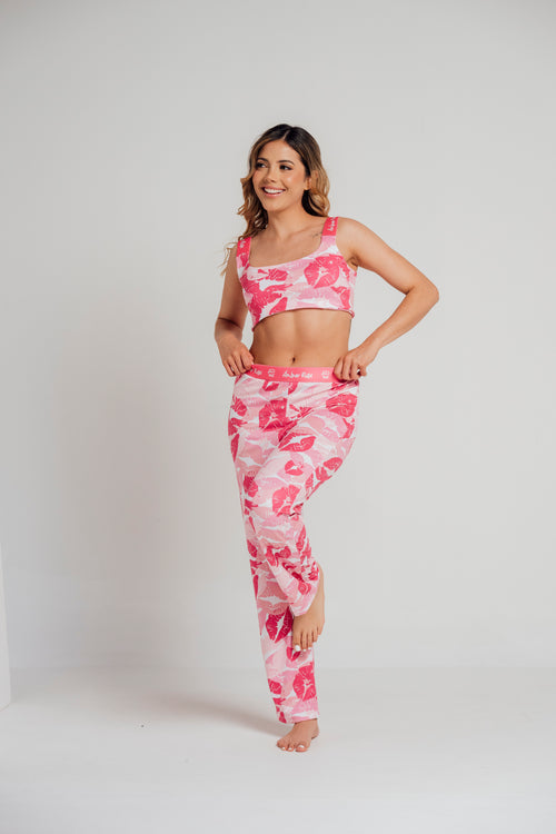 EL-20 PANTALON Y TOP ESTAMPADO BESOS FUCSIA
