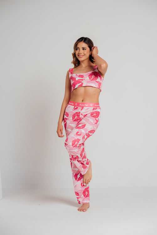 EL-20 PANTALON Y TOP ESTAMPADO BESOS FUCSIA